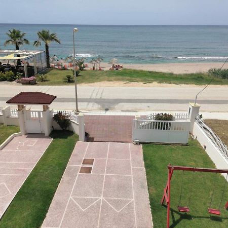 Suite In Front Of The Sea Nea Thesi Exterior foto
